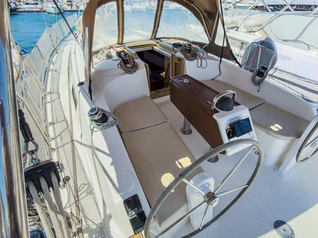 Wynajmij Bavaria Cruiser 37 w Pula