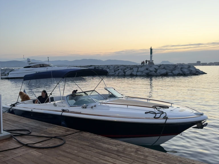 Wynajem Motorówka Chris Craft z patentem 
