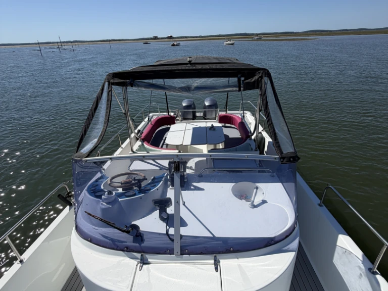 Wynajmij Motorówka z lub bez skippera Beacher w Arcachon