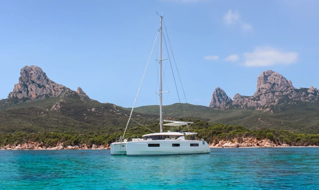 Wynajmij Lagoon Lagoon 46 w Ajaccio