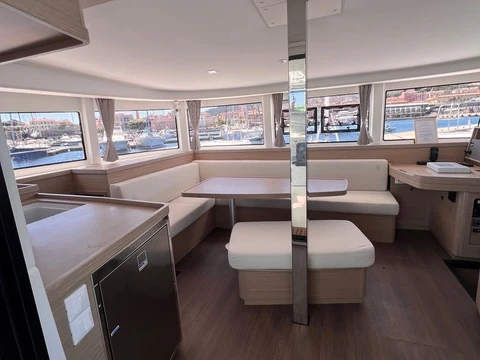 Wynajmij Katamaran z lub bez skippera Lagoon w Ajaccio