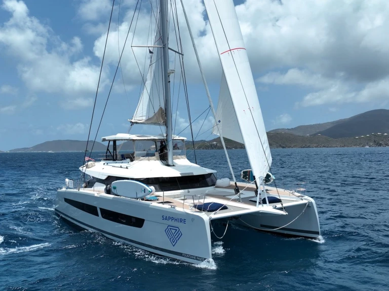 Wynajem Luksusowy jacht Fountaine Pajot z patentem 
