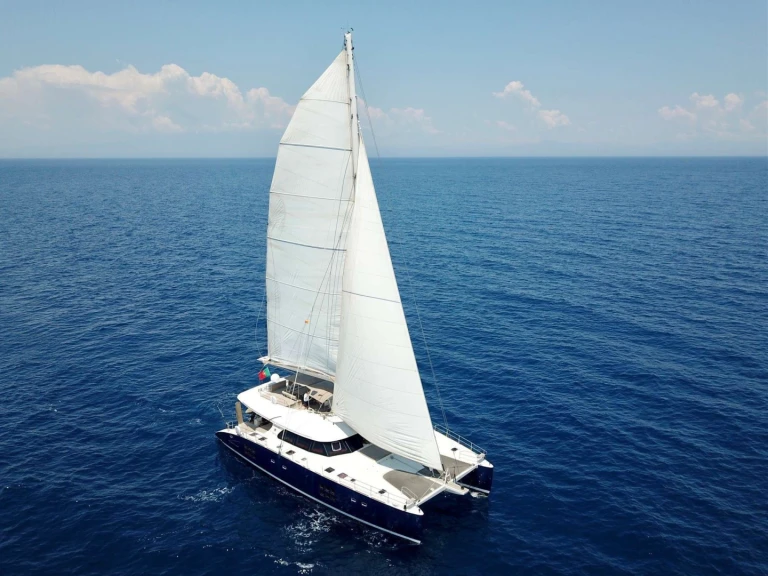 Wynajmij Sunreef Free Spirit w Korsyka