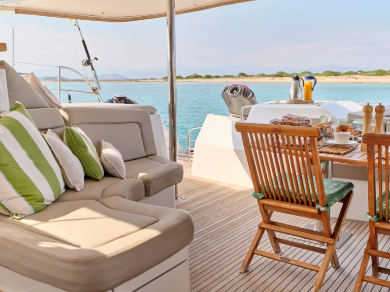 Wynajem Luksusowy jacht Fountaine Pajot z patentem 