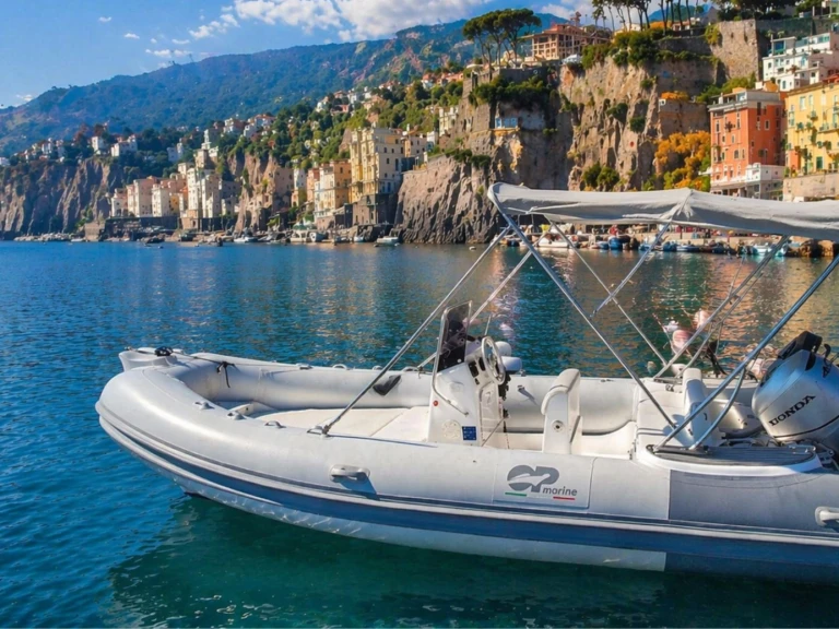 op marine Op Marine 19 między profesjonalistami a osobami prywatnymi w Sorrento