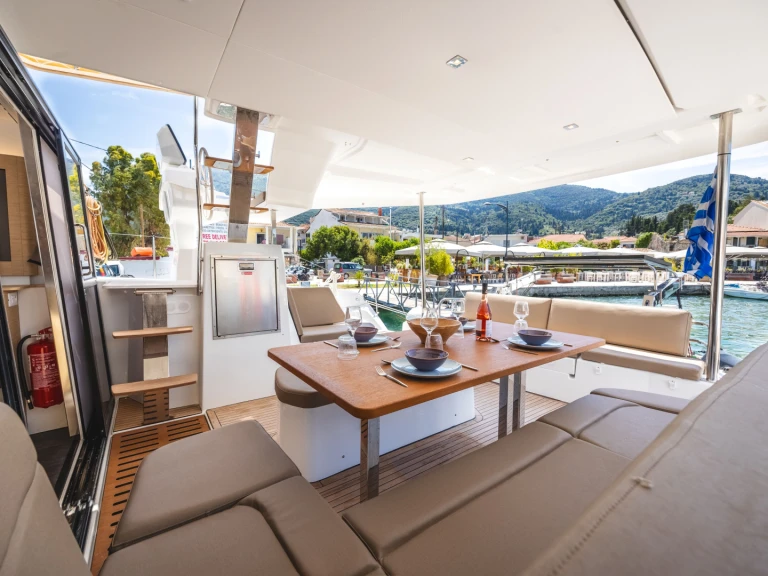 Wynajmij Fountaine Pajot FP 41 w Gouvia