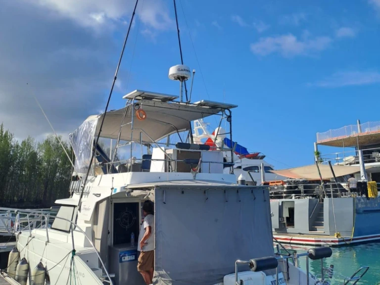 Fountaine Pajot Highland 35 Pilot między profesjonalistami a osobami prywatnymi w Baie Sainte Anne