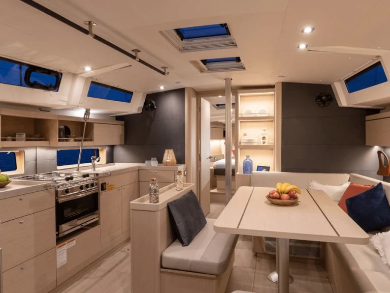 Wynajmij Bénéteau Oceanis 46 w Gouvia