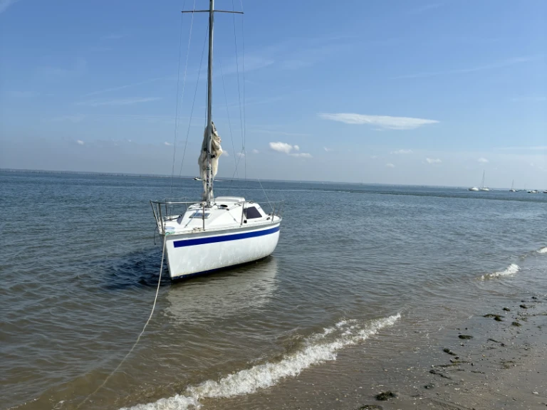 Yachting-France Jouët 680 między profesjonalistami a osobami prywatnymi w Francja