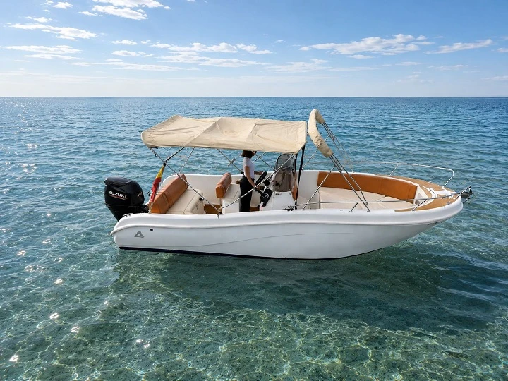 Allegra Boats 21 open między profesjonalistami a osobami prywatnymi w Alicante