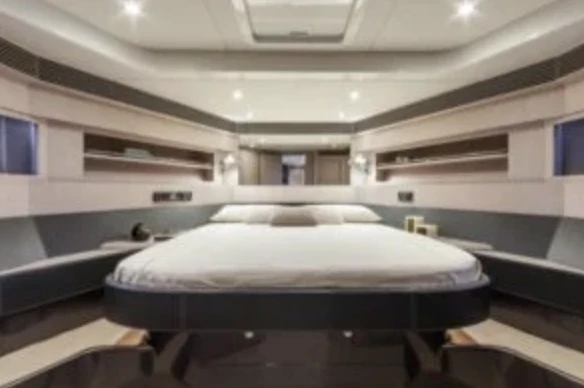 Wynajem łodzi Saint-Tropez tanio Regal 27 Fasdeck