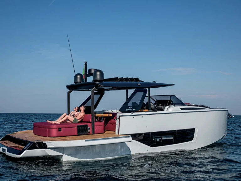 Motorówka do wynajmu w Saint-Tropez w najlepszej cenie