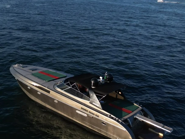 Luksusowy jacht do wynajmu w Porto Cervo w najlepszej cenie