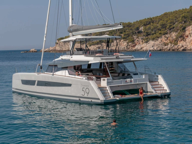 Wynajem Luksusowy jacht Fountaine Pajot z patentem 