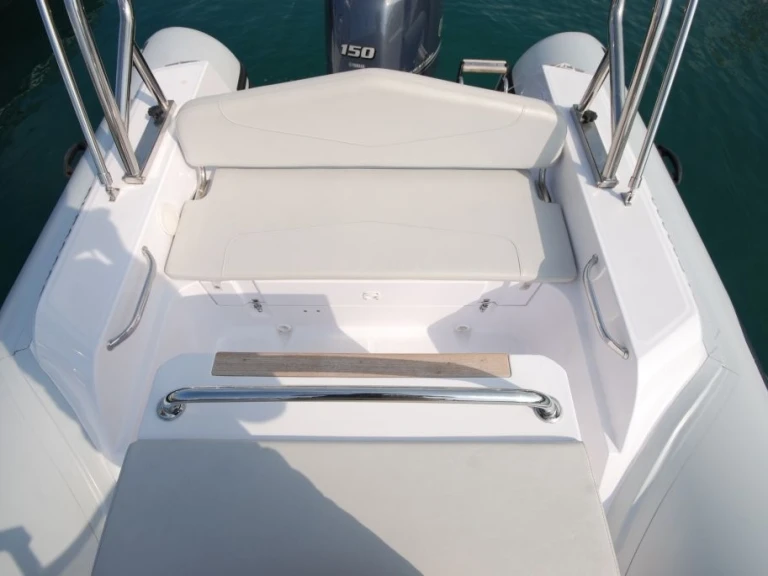 Wynajmij Capelli Tempest 630 w Calvi