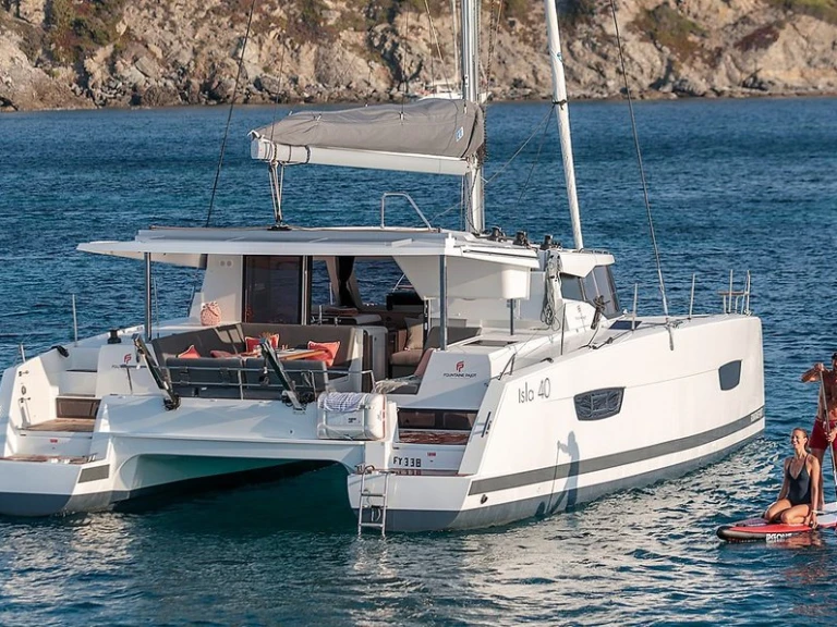 Wynajem Katamaran Fountaine Pajot z patentem 
