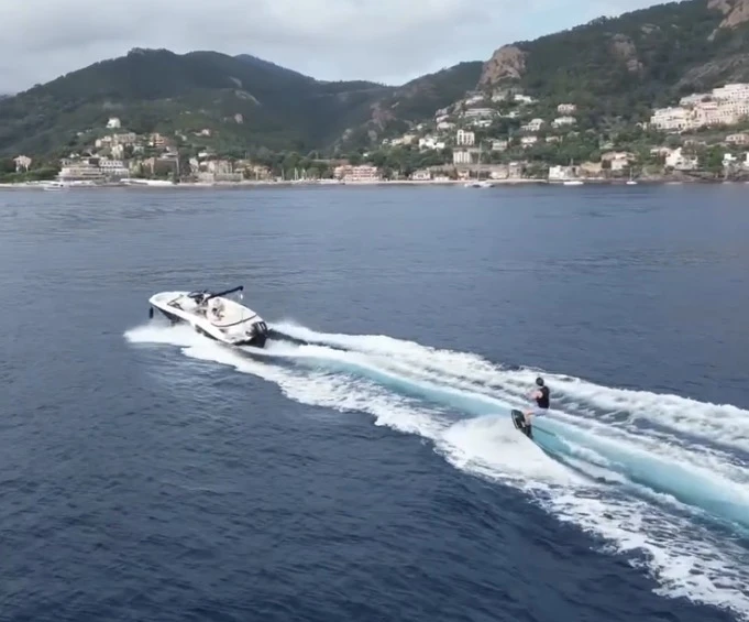 Wynajem łodzi Sea Ray SPX 210 OB w Mandelieu-la-Napoule na SamBoat 
