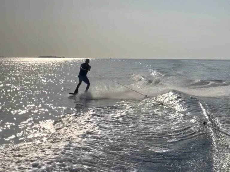 Wynajmij Motorówka z lub bez skippera Sea Ray w Mandelieu-la-Napoule
