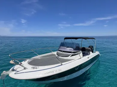 Sessa Marine Key Largo 26 między profesjonalistami a osobami prywatnymi w Zakynthos