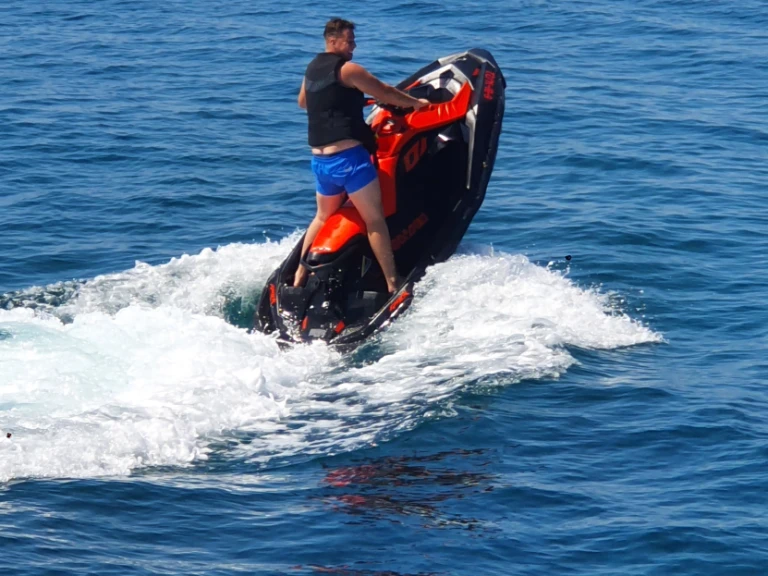 Wynajmij Motorówka z lub bez skippera Doqueve w Marbella