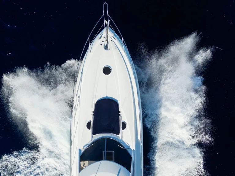 Wynajem Motorówka Sunseeker z patentem 