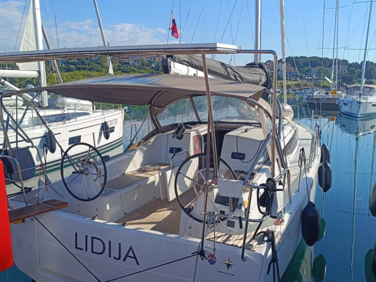 Wynajem łodzi Pula tanio Sun Odyssey 380