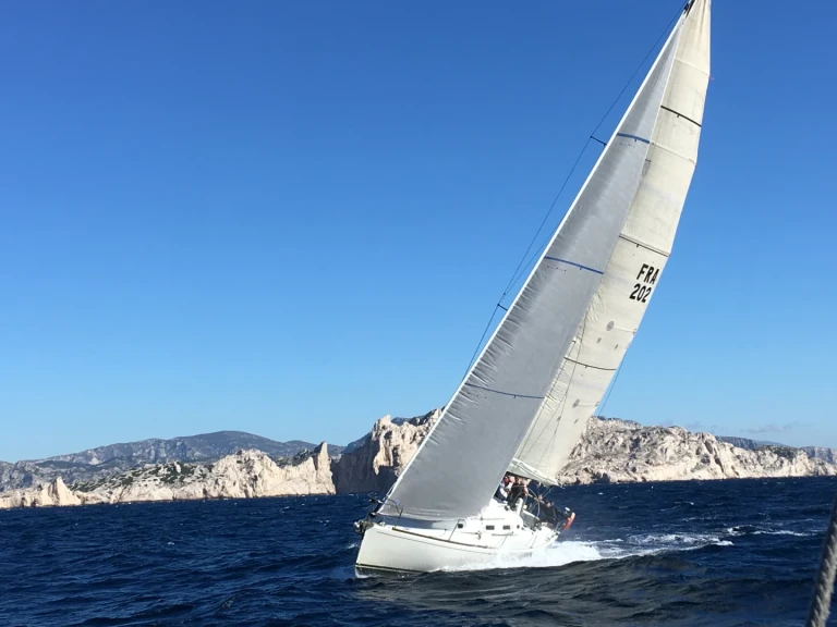 Wynajem w Nicea- Composites J120 (2020) Composites J120 (2020) na SamBoat