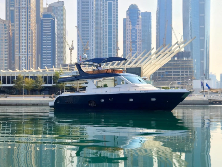 Luksusowy jacht do wynajmu w Dubai Marina w najlepszej cenie