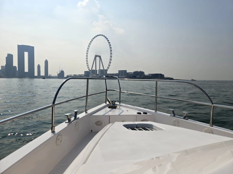 Wynajem łodzi Dubai Marina tanio custom