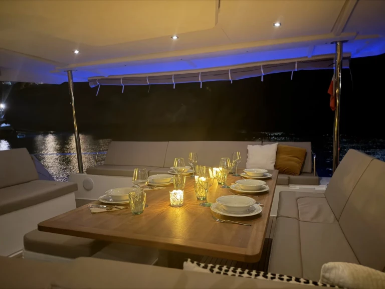 Wynajem w Alimos- Fountaine Pajot Aura 51 na SamBoat