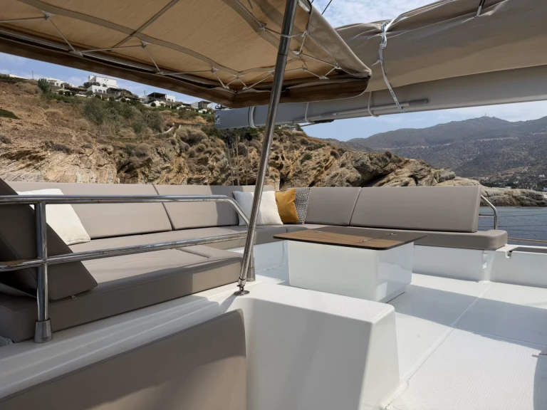 Wynajmij Fountaine Pajot Aura 51 w Alimos