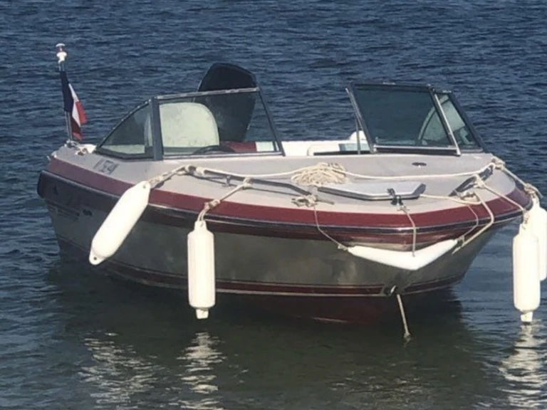 Wynajem Motorówka Sea Ray z patentem 