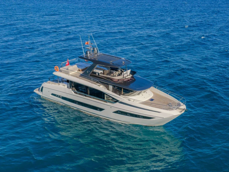 Wynajmij Luksusowy jacht z lub bez skippera Prestige Yachts w Neapol