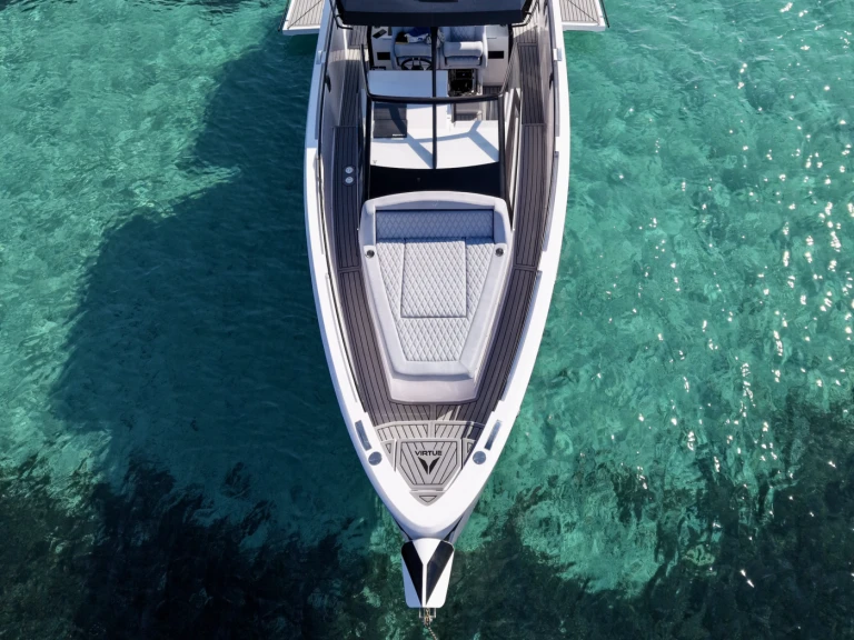 Virtue Yacht V10 Top między profesjonalistami a osobami prywatnymi w Cannigione