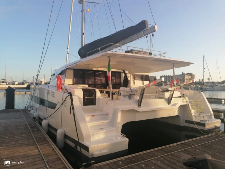 Wynajmij Fountaine Pajot Aura 51 w Cannigione