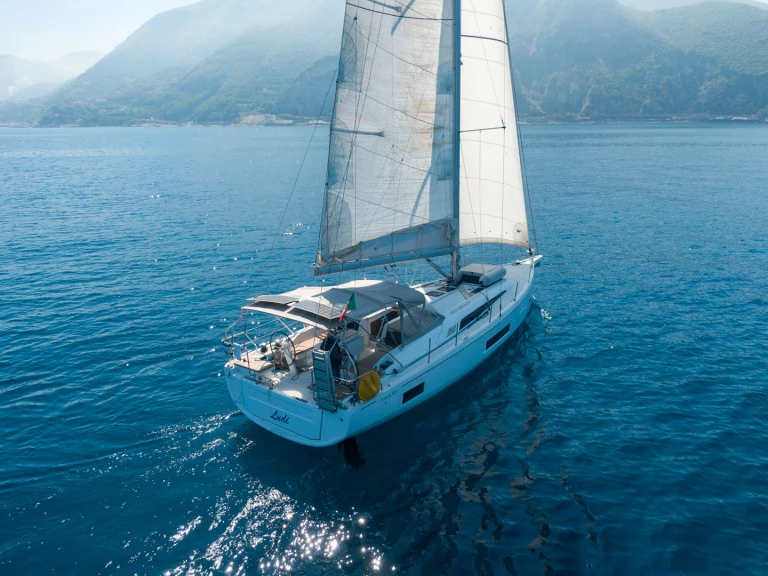 Bénéteau Oceanis 46.1 między profesjonalistami a osobami prywatnymi w Olbia