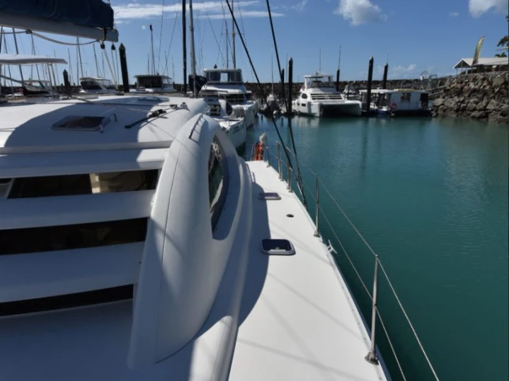 Wynajmij Leopard Catamarans / Robertson & Caine Leopard 46 - 4 cab. w Airlie Beach