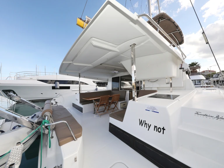 Wynajem Katamaran Fountaine Pajot z patentem 