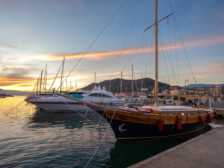 Wynajmij SIMEONI GOLETTA 15 MT w Portofino Vetta
