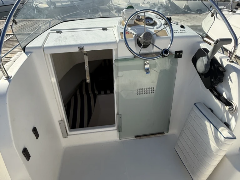 Wynajem Motorówka B2 Marine z patentem 