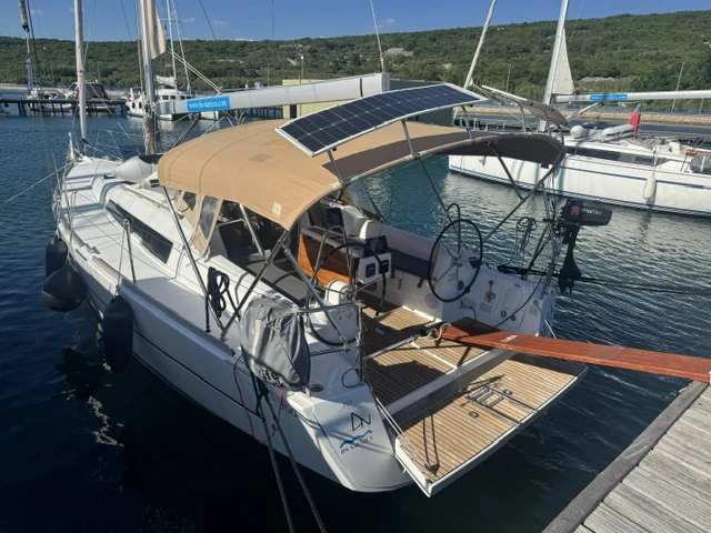 Wynajmij Dufour Dufour 350 Grand Large w Punat