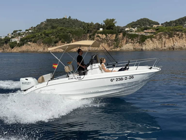 Idea Marine IDEA 58 między profesjonalistami a osobami prywatnymi w Blanes