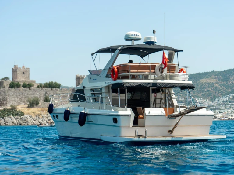 Wynajem Motorówka Fairline z patentem 
