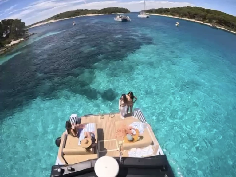 Wynajem łodzi Sea Ray Sea Ray 390 w Hvar na SamBoat 