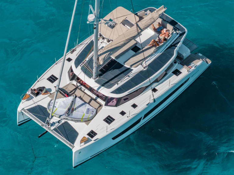 Wynajem Katamaran Fountaine Pajot z patentem 