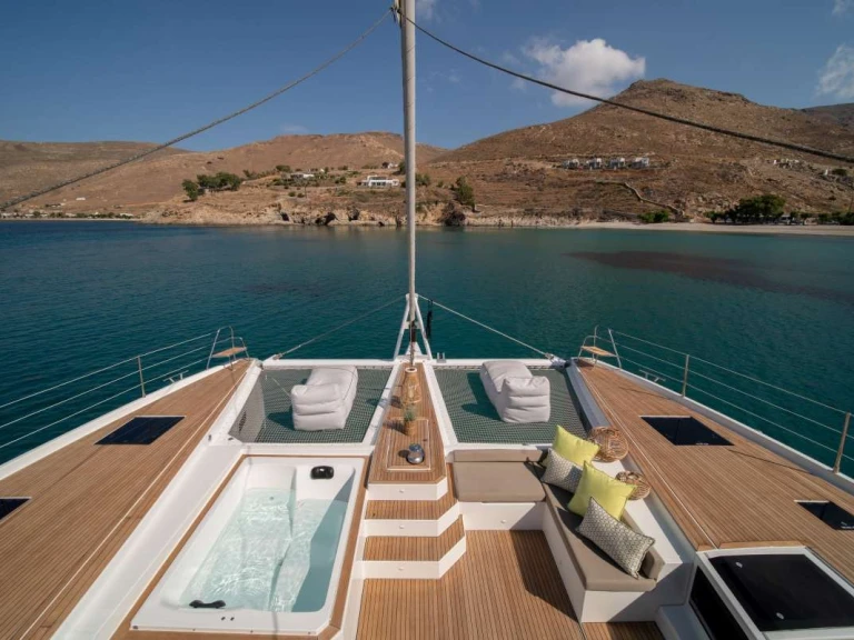 Wynajmij Fountaine Pajot AETHER w Ateny
