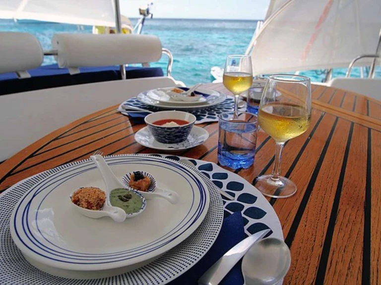 Wynajmij PRIVILEGE ALLIAURA MARINE GROUP ISOLABLUE w Karaiby