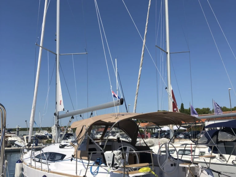 Wynajmij Żaglowiec z lub bez skippera Elan w Sibenik