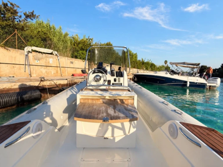 Wynajmij Master Master 699 w Hyeres