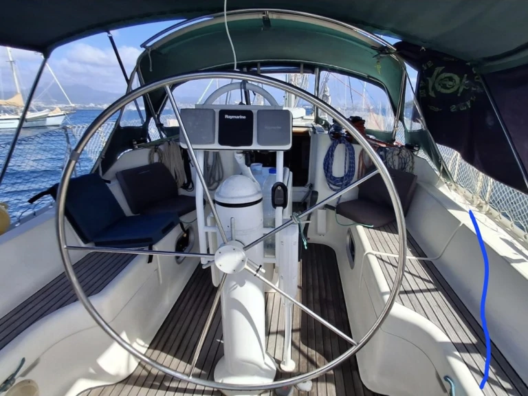 Jeanneau Sun Odyssey 42.2 między profesjonalistami a osobami prywatnymi w Le Marin
